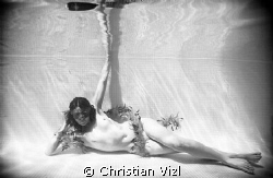 Underwater nude portrait, in Black and White, this photo ... by Christian Vizl 